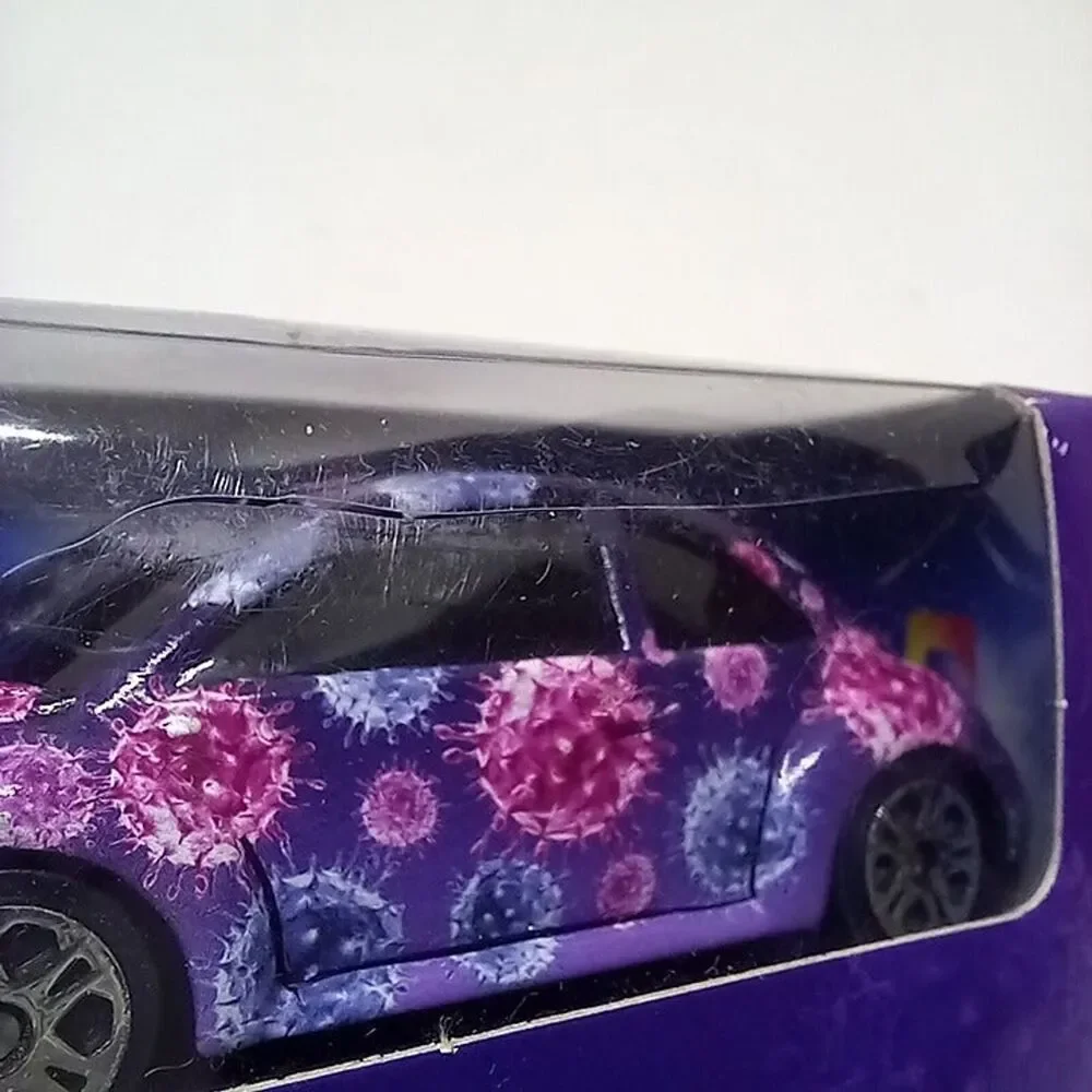 Maisto 2017 VW Volkswagen Beetle-Quidel Flu Bug-1:64 Scale-New Damaged Box